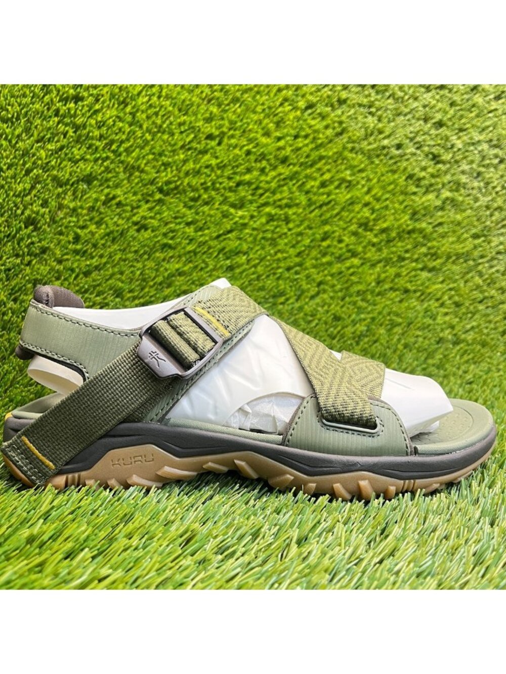 Kuru Current Mens Size 9 Olive Green Gum Beach Walking Outdoor Strappy Sandals